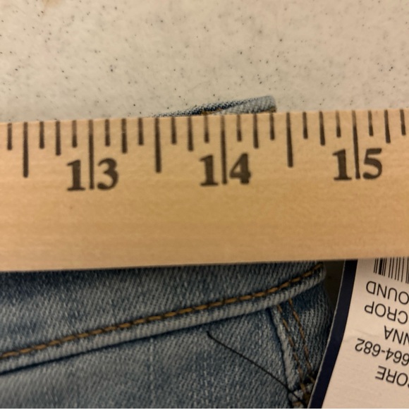 NWT Crown & Ivy Cropped Jeans Women’s 8 Danna Blue Denim Mid Rise Rolled Casual - Picture 10 of 13